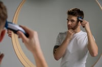 Akumulátorový zastrihávač vlasov Wahl Color Pro s farebne odlíšenými nadstavcami, bezdrôtový kombinovaný zastrihávač 4
