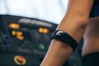 Wahoo Fitness TICKR FIT Pulzný snímač na ruku Bluetooth ANT+ Čierny monitor srdcovej frekvencie Športový náramok 7