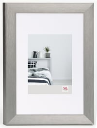 Hliníkový rám na obrazy Walther Design Aluline – 50 x 70 cm, oceľová farba, moderný nástenný rám 1