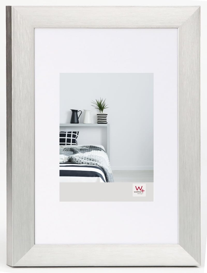 Hliníkový rám na obrazy Walther Design Aluline strieborný 21x30 cm (DIN A4) - kovový fotorámik AL130S