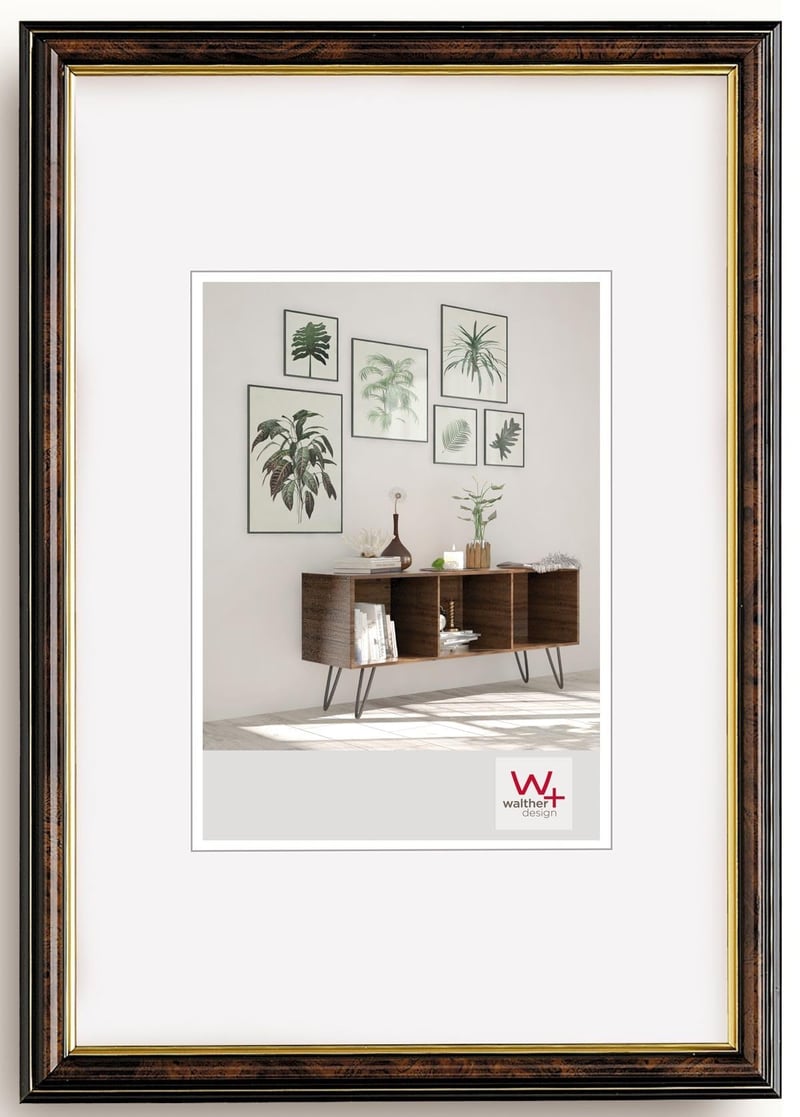 Fotorámik Walther Design Smell vo farbe vlašského orecha, so zlatým vnútorným rámom, 30 x 40 cm, plastový rám na fotografie