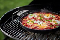 Liatinová grilovacia platňa Weber 7421 Gourmet BBQ System – 30,5x38,6 cm, čierna – na ryby, zeleninu a jedlá z panvice 9
