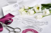 WeddingTree Súprava na svadobné bubliny biela - 24 ks s držiakom v tvare srdca - na svadbu, krstiny, narodeniny, zásnuby, Valentína, darček pre hostí 6