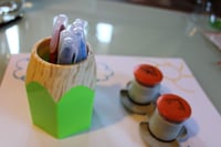 WEDO 245255011 Pencil stojan na perá, jablkovozelená farba, stabilný plast, 8,5 x 7,5 x 10,5 cm 4