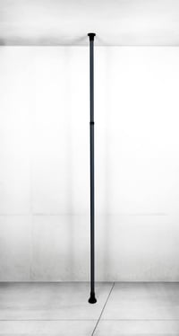 Teleskopický stojan WENKO Hercules, predlžovacia tyč medzi podlahu a strop, nastaviteľná 165 – 300 cm, kovový upevňovací systém, čierna 7