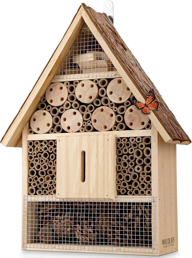 WILDLIFE FRIEND Nagyméretű Méhhotel Kéregtetővel - Időjárásálló Rovarhotel Természetes Fából