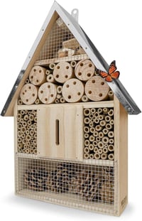 Wildlife Friend Rovarhotel Cinktetővel, Természetes Fa, Méhek és Pillangók Számára, 40 cm 1