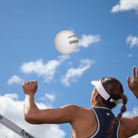 Minge de volei Wilson AVP Soft Play - Mărime oficială, culoare albă 2