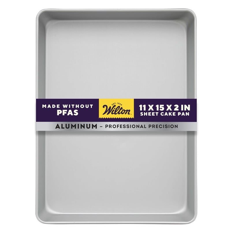 Obdĺžniková hliníková forma na pečenie Wilton Performance 28x38x5 cm – Rovnomerný rozvod tepla, na pečenie tort, zapekaných pokrmov a pizze