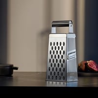 Răzătoare pătrată WMF Gourmet 8x24 cm, oțel inoxidabil, 4 suprafețe de răzuire, pentru cartofi și feliere legume, Cromargan, compatibilă cu mașina de spălat vase 2