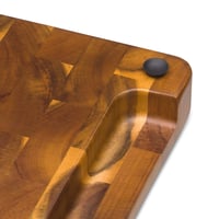 Tocător WMF din lemn de salcâm 40x32x4 cm, suprafață de lucru mare, protejează lama cuțitului, design tip capăt de fibră (end grain), picioare cauciucate 5