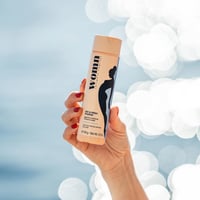Womn Intimate Comfort Dry & Fresh Powder – Telový púder bez mastenca pre ženy proti poteniu, treniu a zápachu, 100 g 8