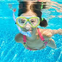 Set de snorkeling pentru copii WOVOKA pentru vârste între 4 și 13 ani, mască de scufundări pentru băieți și fete, ochelari de scufundări HD anti-scurgere și anti-aburire cu tub de respirat uscat 8