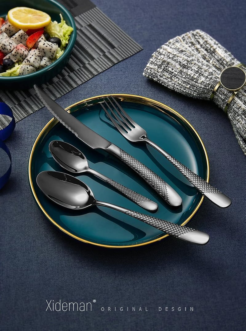 Xideman 24 részes evőeszköz készlet 6 személyre, fekete kalapált design, titánium bevonattal, mosogatógépben mosható