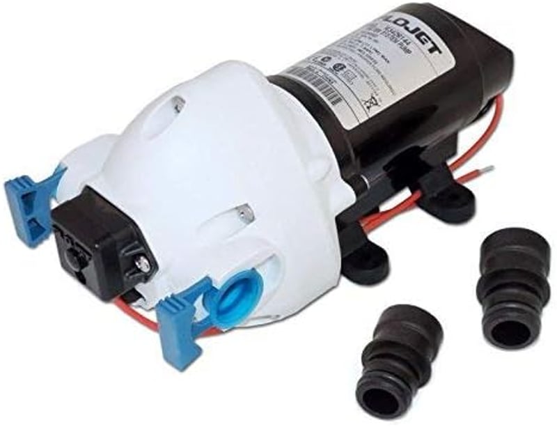 Xylem Flojet TRIPLEX 2.9 Fehér Édesvíz Szivattyú - 12V 25Psi - 11L/perc Áramlási Sebesség - Rozsdamentes Acél Hajó/Lakókocsi Vízellátáshoz