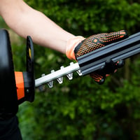 YARD FORCE LH C45 Akkumulátoros Sövényvágó 45cm Vágási Hossz 2.0Ah Akkuval 8