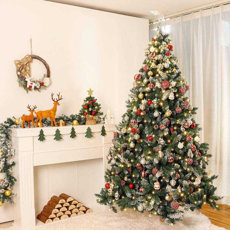 Yorbay Műfenyő 150 cm - LED Világítással, Havas Díszítéssel és Valódi Tobozokkal - Stabil Állvánnyal, 554 Ággal, PVC Karácsonyfa