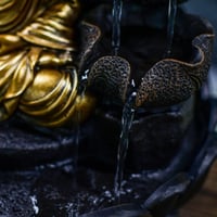 Fântână arteziană de interior Zen Light Buddha Hartha - iluminare LED, pompă silențioasă, decorațiune Zen și Feng Shui, maro-auriu, 27x27x40 cm 10