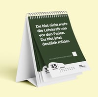 ZERO POTENTIAL Demotivačný učiteľský kalendár na školský rok 2026/2027 – 52 týždňov a 52 nemotivačných citátov pre učiteľov, vtipný darček ako dekorácia do zborovne, zelený, A6 5