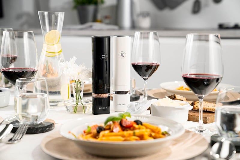 ZWILLING ENFINIGY Elektromos Só és Borsőrlő, Kerámia Malommal, LED Világítás, USB Töltés - Set