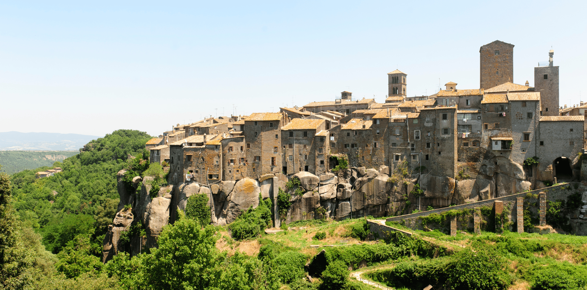 Borgo di Vitorchiano: cosa vedere, cosa mangiare e il Moai