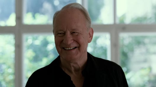 Stellan Skarsgård entra nel cast della nuova serie Apple TV+ ideata da Alex Cary con Dakota Fanning