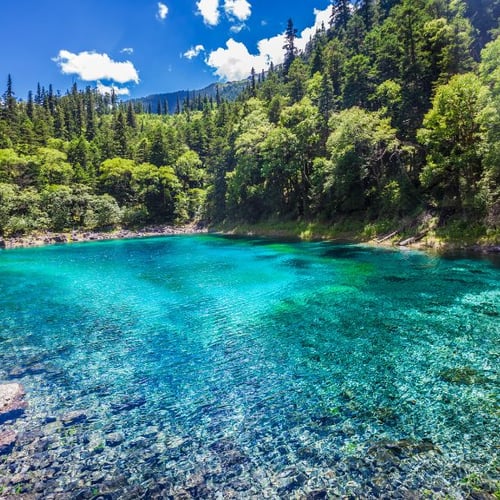 lago vicino a milano
