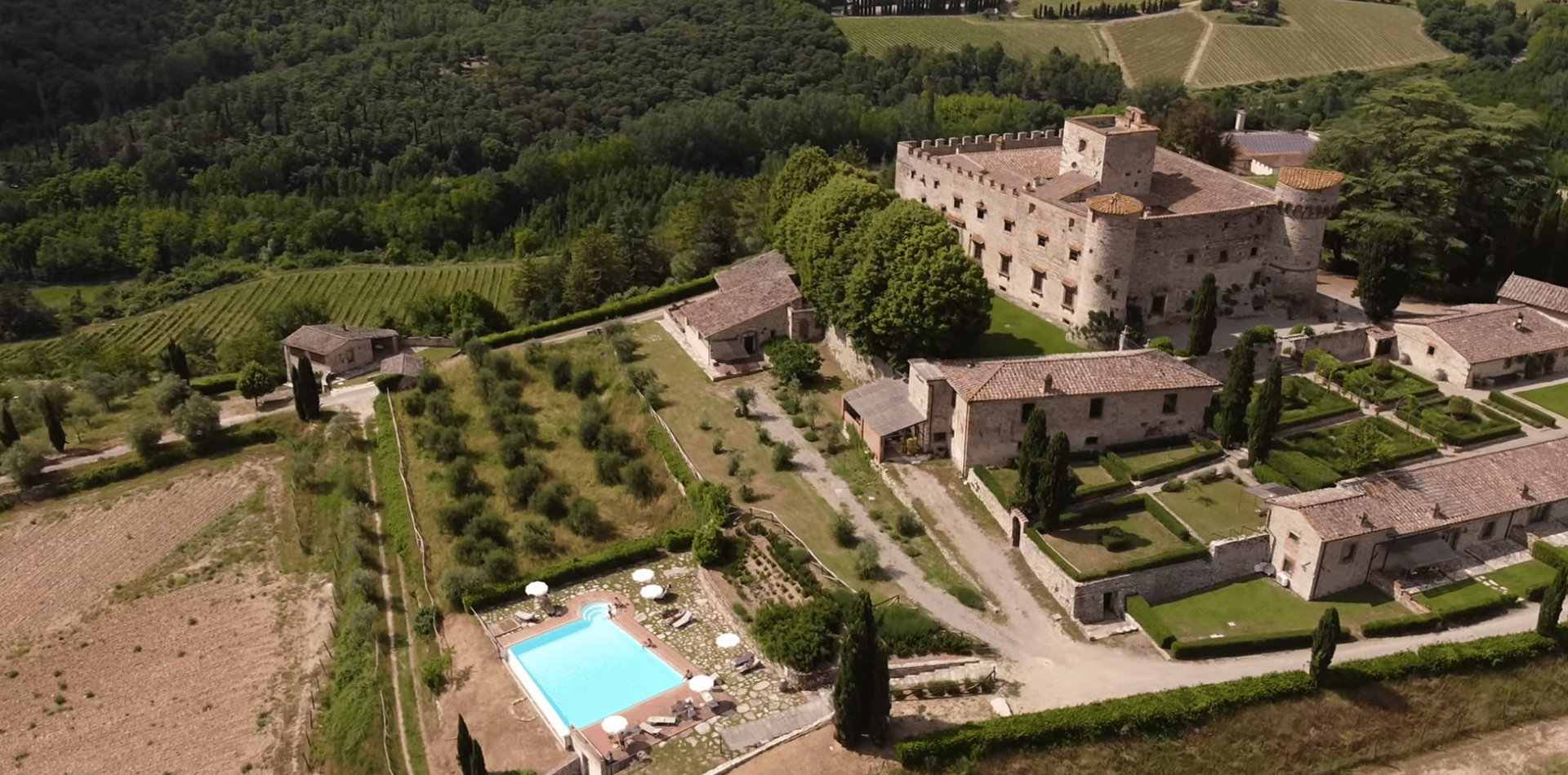 Castello di Meleto: visite, vino e prezzi