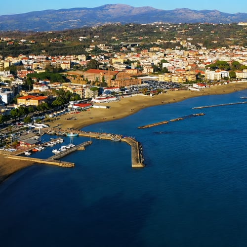 Scauri mare: spiagge, cosa vedere e dove si trova