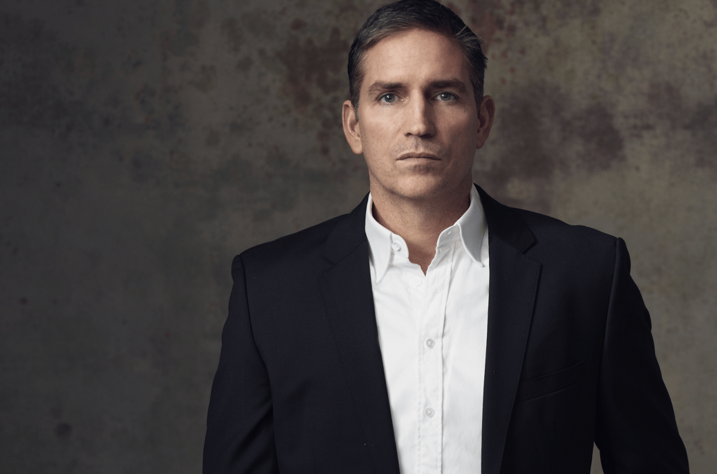 Jim Caviezel sarà Jair Bolsonaro nel biopic "Dark Horse"