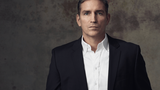 Jim Caviezel sarà Jair Bolsonaro nel biopic "Dark Horse"