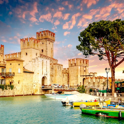 Sirmione in un giorno: cosa vedere tra centro storico, terme e lago
