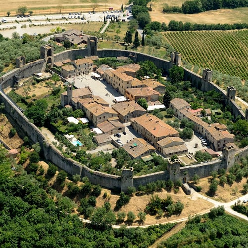 Castelli in Toscana: i più belli da visitare e dove dormire
