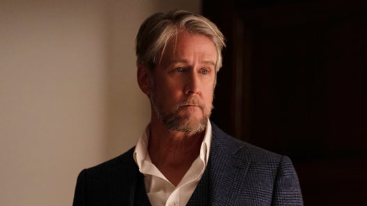 Megan Mullally, Alan Ruck, Zosia Mamet, Catherine Cohen, Andrew Bachelor e Anthony Keyvan nel cast di "Goodbye Girl"