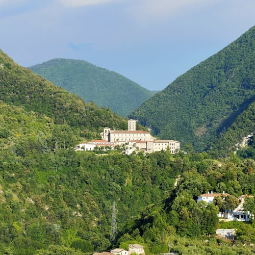 Monti Simbruini: trekking, borghi e natura vicino Roma