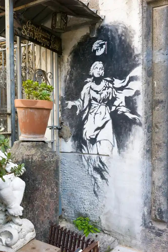 madonna con la pistola