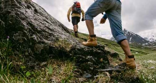 Piani d&rsquo;Erna in funivia da Lecco: guida a sentieri sul Monte Resegone