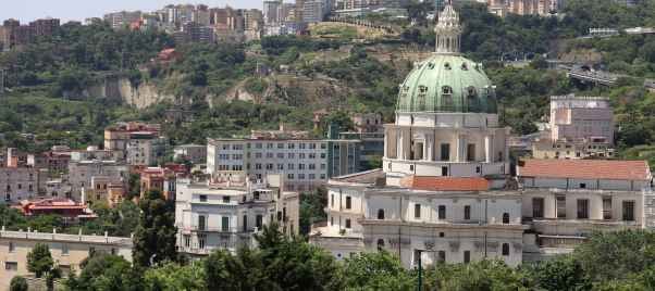 Ville a Napoli per fuggire dal caldo: 7 oasi verdeggianti tra parchi e giardini storici