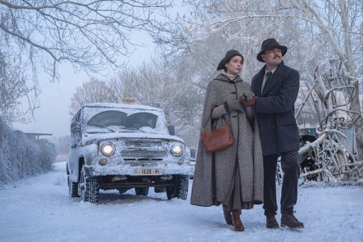 What Happens at Night: Leonardo DiCaprio e Jennifer Lawrence nella prima foto ufficiale del film