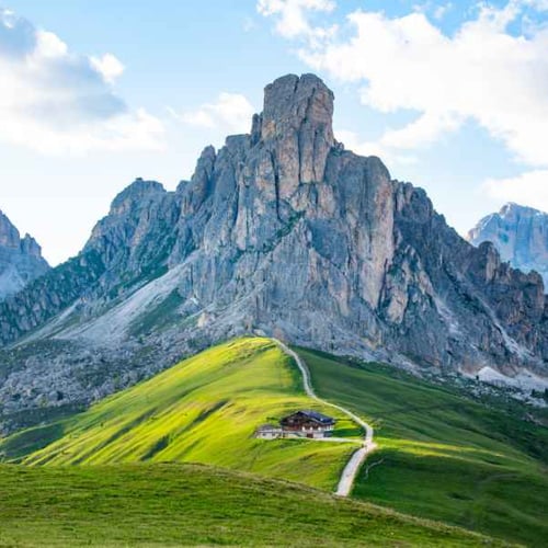 I Migliori Trekking di Più Giorni sulle Dolomiti: Itinerari da Rifugio a Rifugio