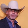 Taylor Sheridan (Yellowstone) lascia la Paramount e stipula un nuovo accordo miliardario con Universal