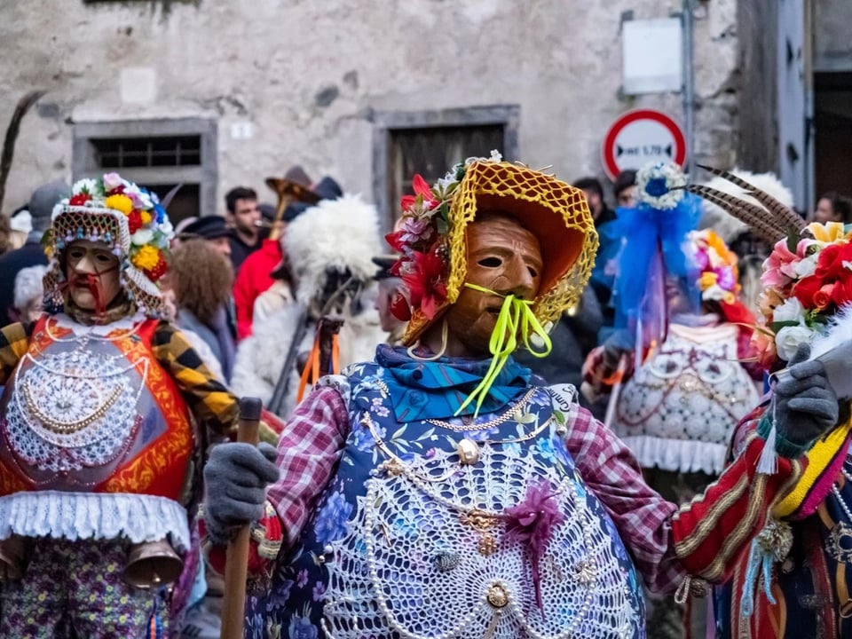 maschera carnevale in legno