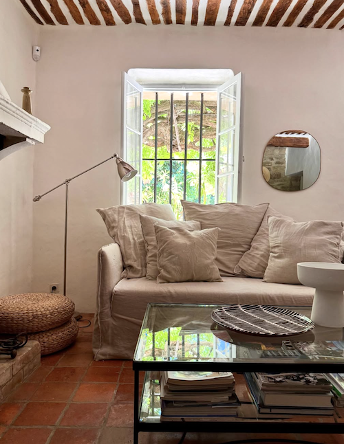 Charm & comfort inside