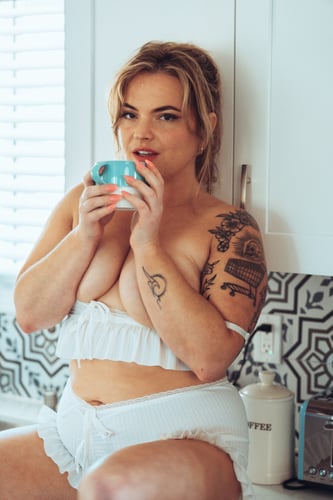 Gwen Bunny at Sheri's Ranch - Photo 22 of 24