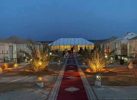 6 Days Private tour from Casablanca to Marrakech visiting Chefchaouen, Fes and Sahara desert