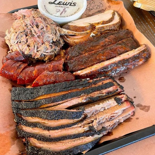 Lewis Barbecue-Restaurant-Food-Photo-3