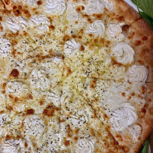 Pizza Parcheggio Restaurant Woodruff Rd