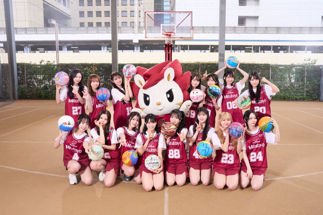 ©KAWASAKI BRAVE THUNDERS / ©AKB48