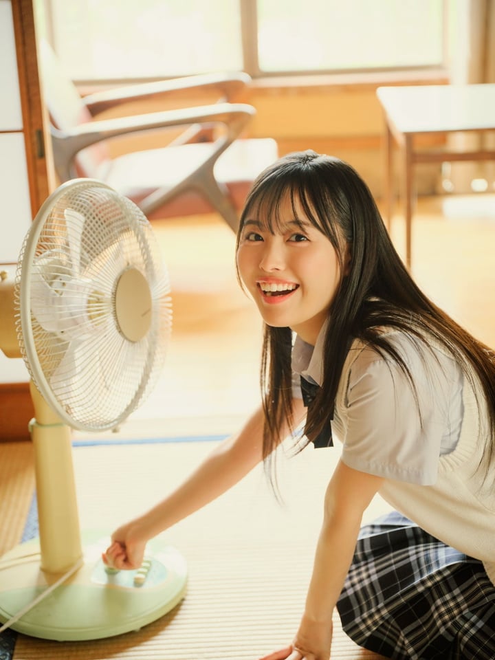 『B.L.T. SUMMER CANDY 2026』(東京ニュース通信社刊)撮影:市川秀明