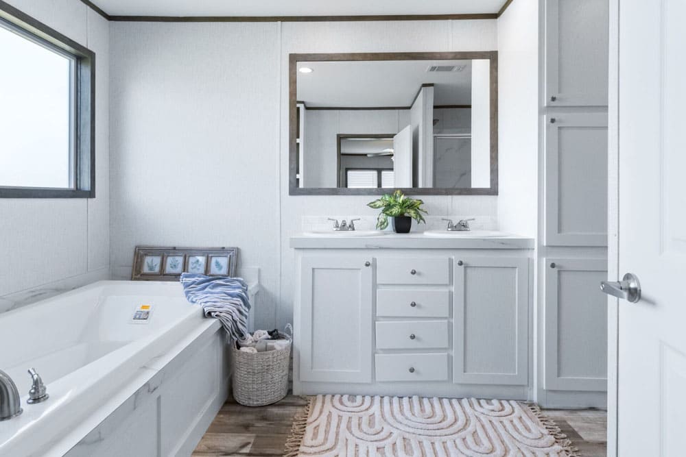 Jessup Royal primary bath with spacious vanity and soaking tub